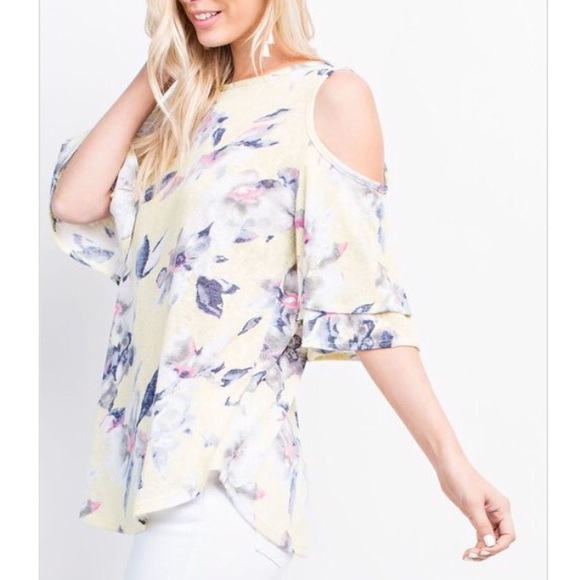 Pale yellow floral knit top - Picture 3 of 6